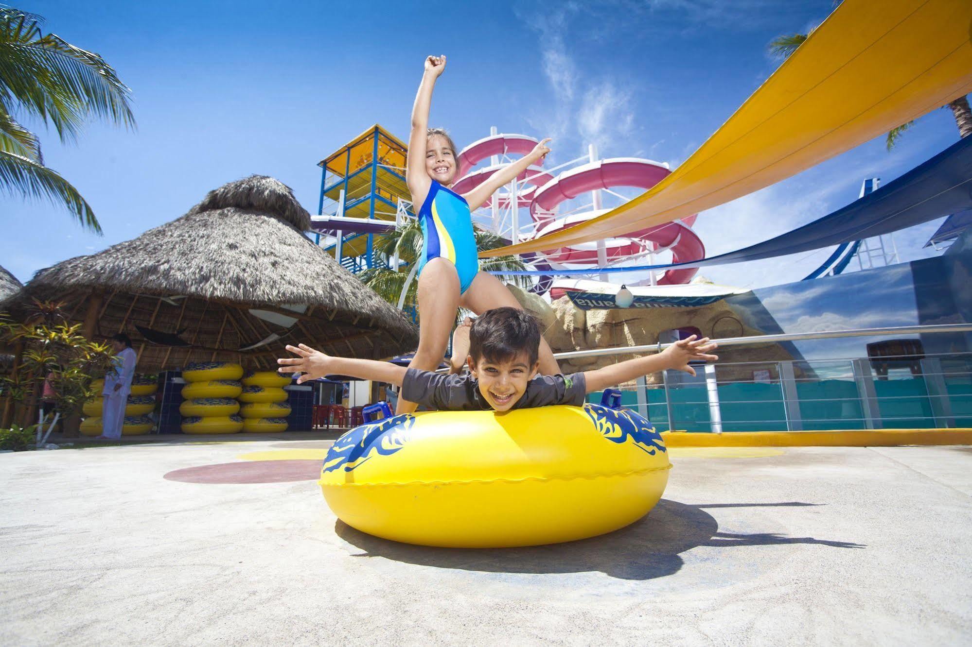 Splash Inn Nuevo Vallarta & Parque Acuatico Esterno foto