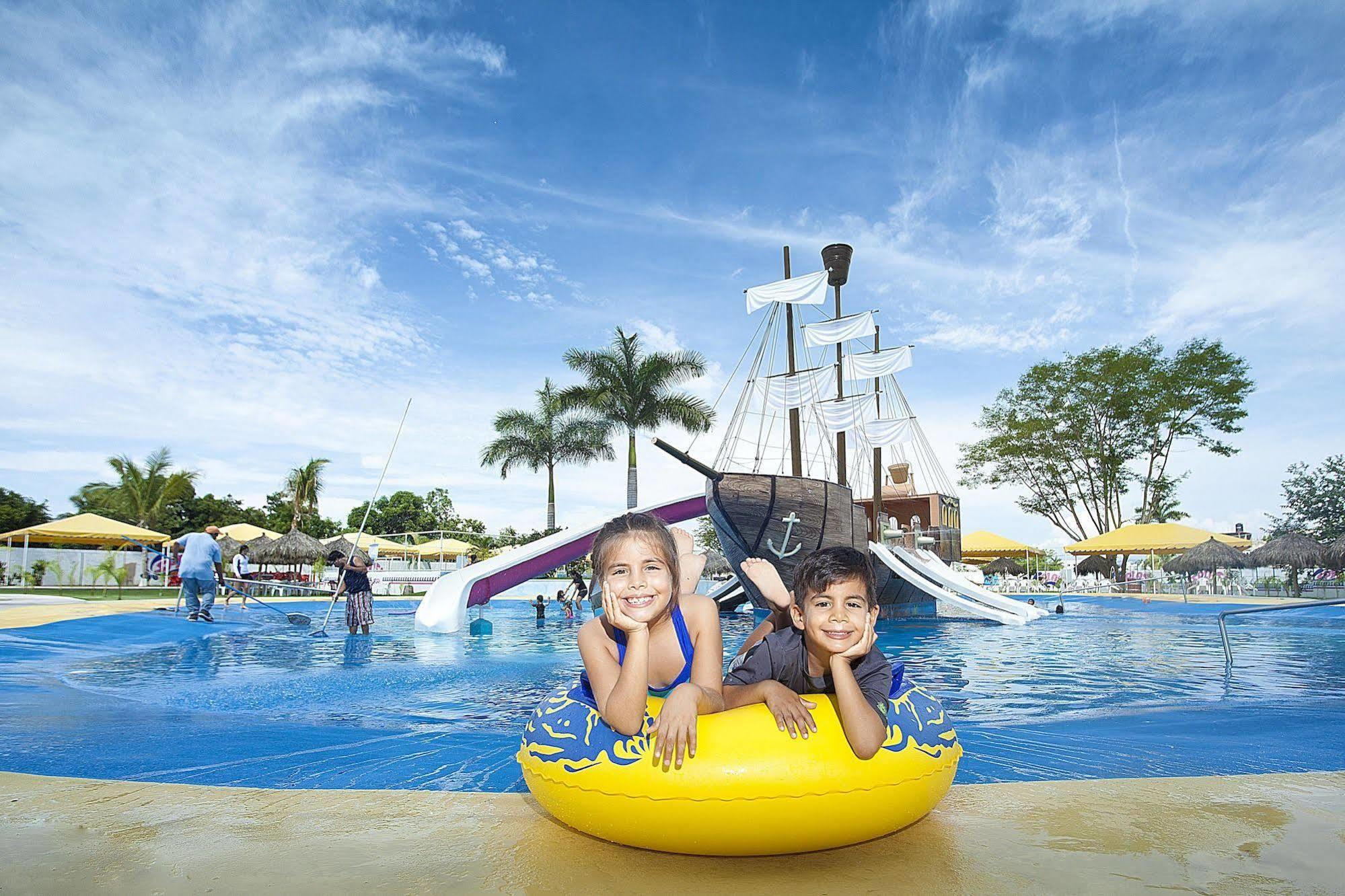 Splash Inn Nuevo Vallarta & Parque Acuatico Esterno foto