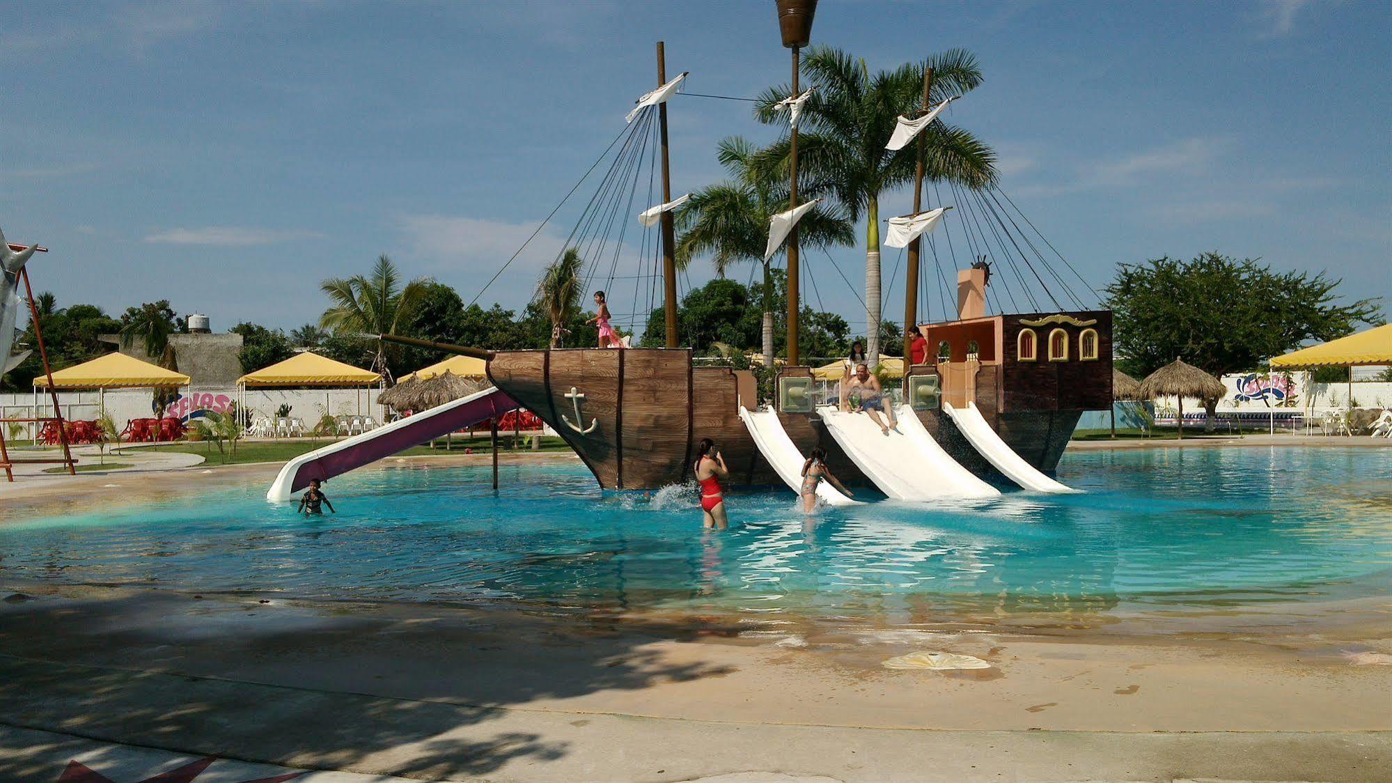 Splash Inn Nuevo Vallarta & Parque Acuatico Esterno foto